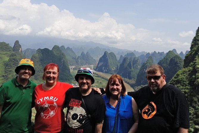 1-Day Guilin Tour to Reed Flute Cave, Xianggong Hill, Bamboo Boat and Night Show - West Street is your breathing space