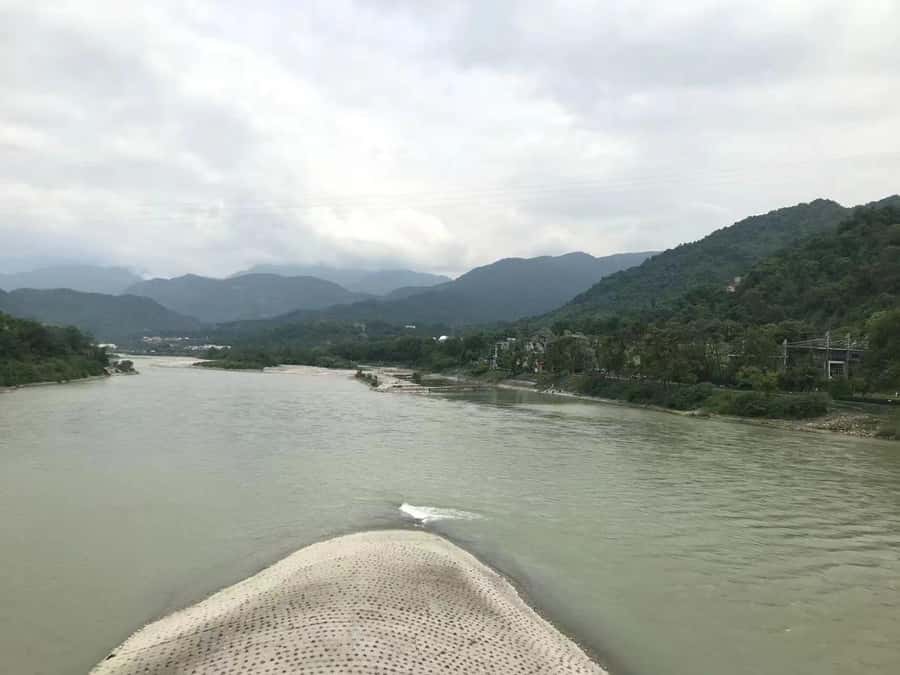 1-Day Mount Qingcheng and Dujiangyan Irrigation System Tour - What a private guide adds at Mount Qingcheng