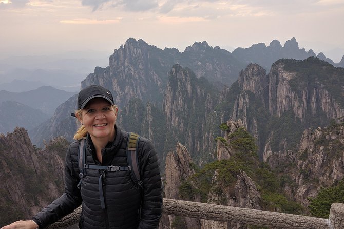 1-Day Mt. Huangshan Tour with Optional Hongcun & Xidi Village - Bishenghua, the brush-tip rock
