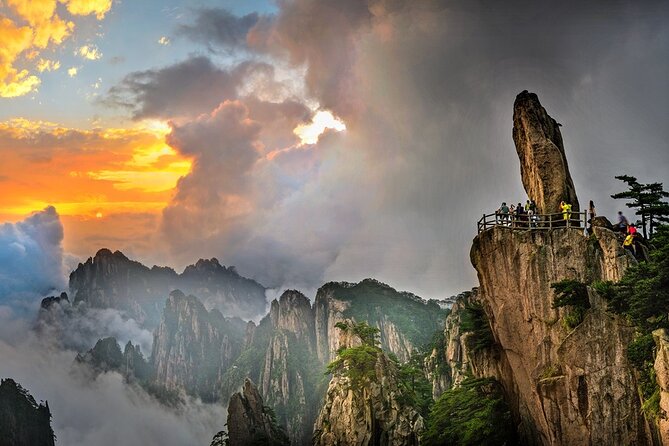 1-Day Mt. Huangshan Tour with Optional Hongcun & Xidi Village - Five hours on the mountain means real walking