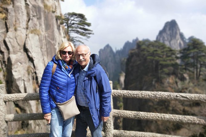 1-Day Mt. Huangshan Tour with Optional Hongcun & Xidi Village - What the $127 price really covers