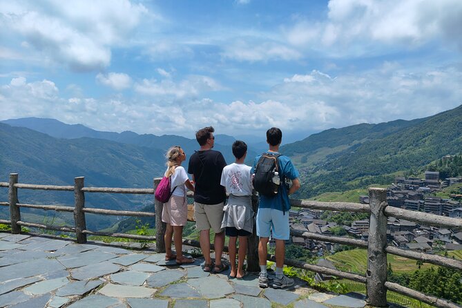 1 day private tour: Longji rice terraces & Huang Luo Yao villages - The private car makes the long day easier
