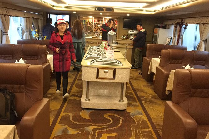 1 Day Relaxing Li River Cruise Private Tour with the 4 Star Luxury Boat VIP Room - How much value does $251.31 provide?