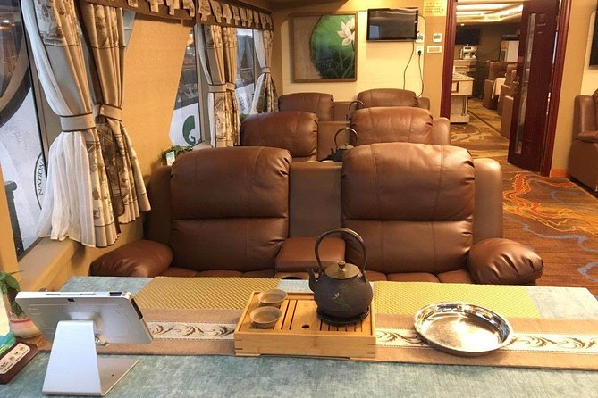 1 Day Relaxing Li River Cruise Private Tour with the 4 Star Luxury Boat VIP Room - The VIP room changes the boat experience