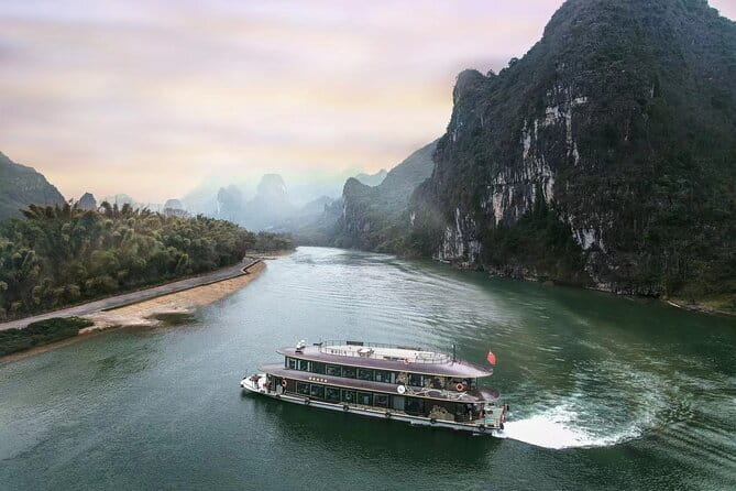 1-Day tour of Guilin-LiRiver cruise-Yangshuo Xianggong hill - Why the Li River Cruise Is the Main Event