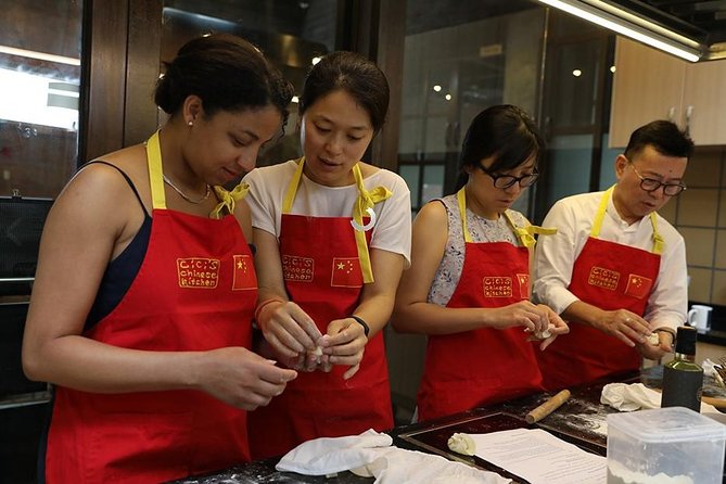 2.5hrs Chinese Kitchen Cooking Class: Xiaolongbao Soup Dumplings - 10:00 am: Getting Settled In
