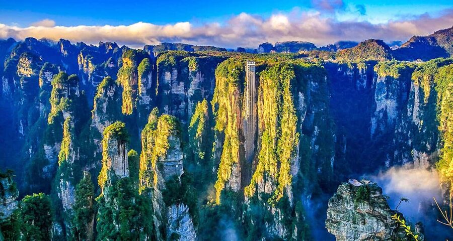 2-Day Avatar Mountain, Glass Bridge, and Mt. Tianmen Tour - Yuanjiajie and the peaks behind Avatar