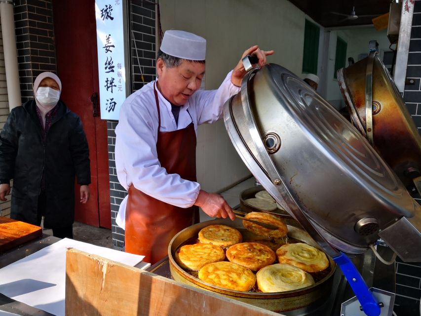 2-day In-depth Tour of Terracotta Army & Xian Top Sites - Eating two lunches like local residents