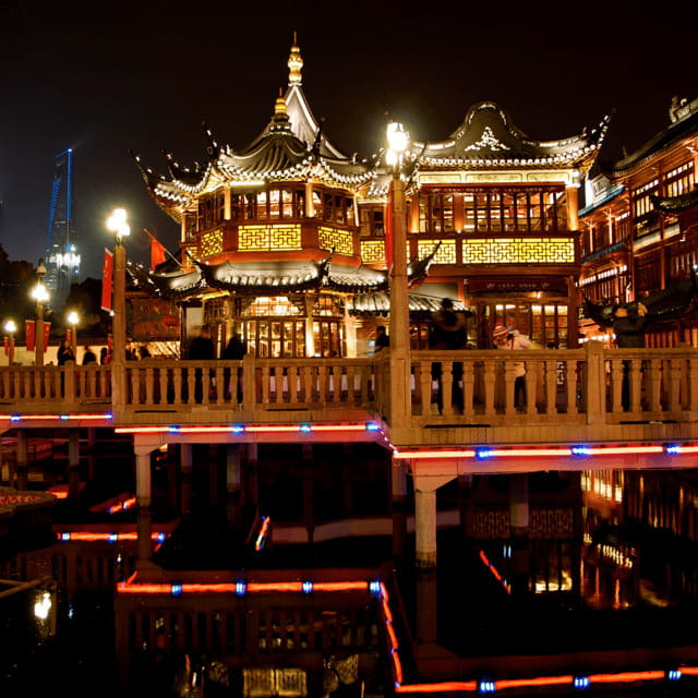 2 Day Private Shanghai Skyline to Watertown & Suzhou Garden - Tiger Hill Pagoda and Master of the Nets Garden