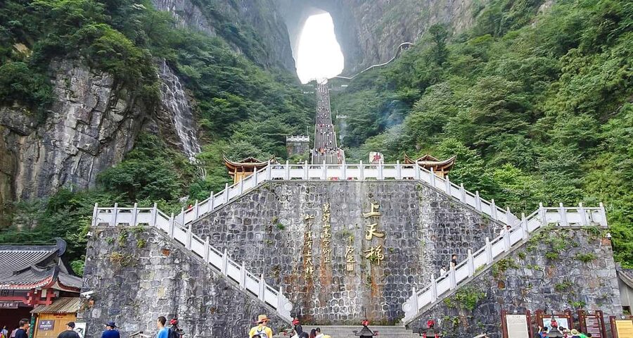 2-Day Private Zhangjiajie Tour Avatar Mountain, Glass Bridge - What the $249 price really covers