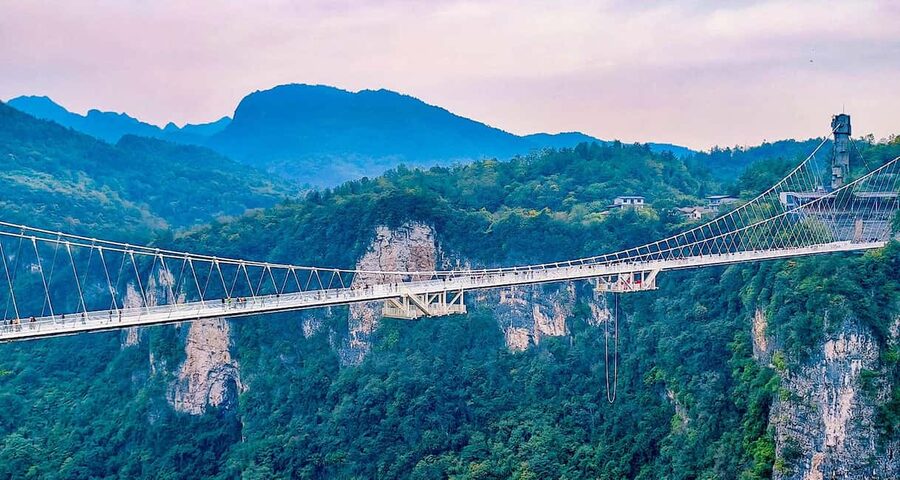2-Day Private Zhangjiajie Tour Avatar Mountain, Glass Bridge - Yangjiajie’s Natural Great Wall and Tianzi Mountain