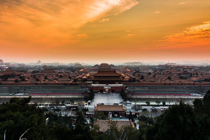 2-Hour Beijing Private Jingshan Coal Hill Park and Beihai Park Walking Tour - The walk toward Beihai and the local market