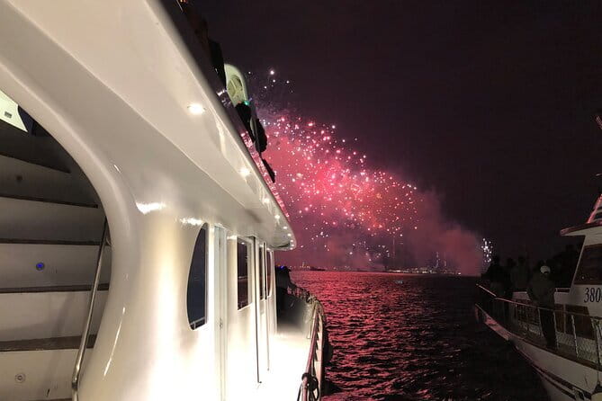 2025 Chinese New Year Fireworks Open Bar Yacht Dinner Cruise HK - What the open bar and food package really offer