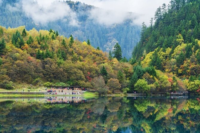 3 Day Private Tour to Jiuzhai Valley and Huanglong - What the private guide adds