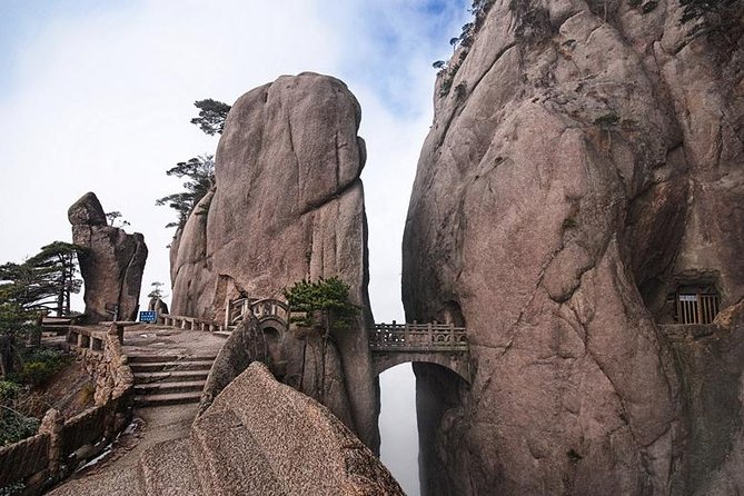 3-Day Yellow Mountains, Hongcun Village and Tunxi Ancient Street Private Tour - Riding Yungu Cableway into Yellow Mountain
