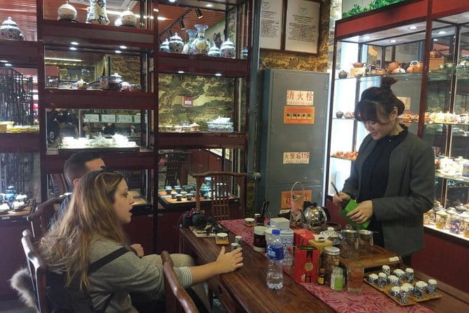 3-hour Morning/Afternoon Tea Tasting on Maliandao Street & Dimsum - The two tea-shop visits