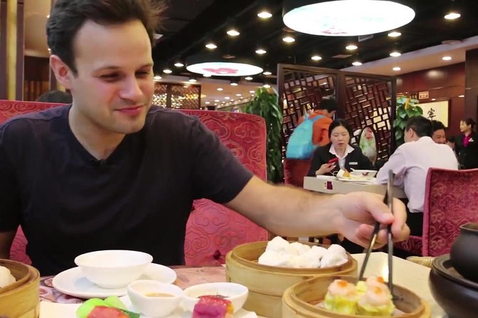 3-Hour Private Night Tour: Beijing Foodie Experience - Tanjianbing and the street-food stretch