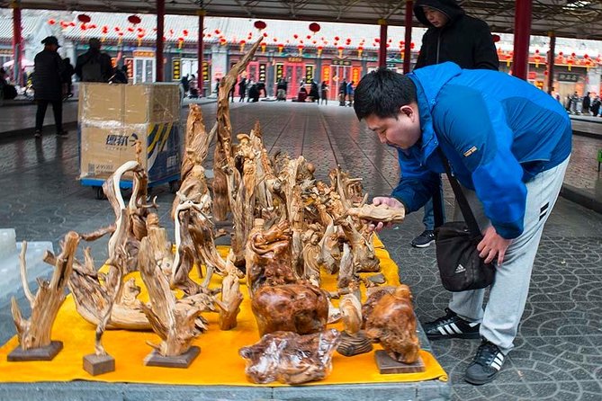 3-Hour Private Shopping Tour at Panjiayuan Market from Beijing - Bargaining with help from a local guide