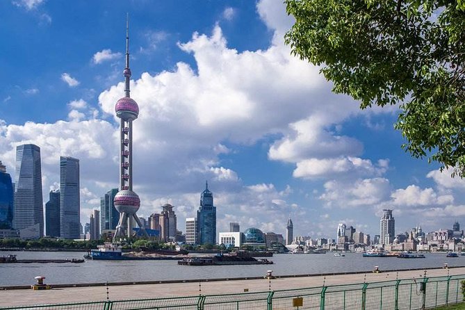 3-Hour Private Tour to Jewish Ghetto and Shanghai Bund - Reading Jewish influence along the Bund