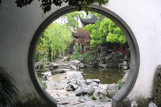 3-Hour Shanghai Yu Garden &Old Town Private Tour with Tea Tasting - Walking through Shanghai’s Old City