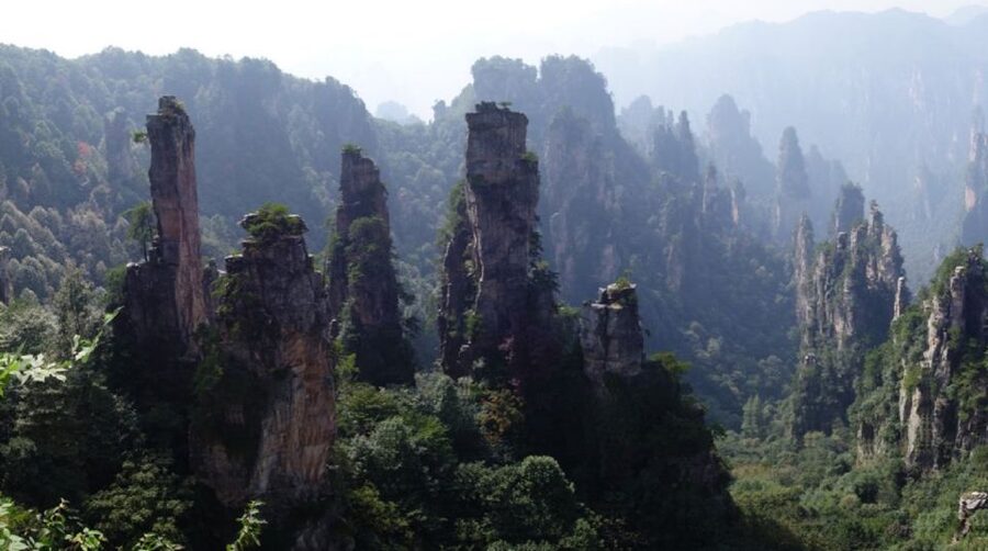 4-Day Highlights of Zhangjiajie With Sunrise Experience - Day 2: Golden Whip Stream and the Avatar peaks