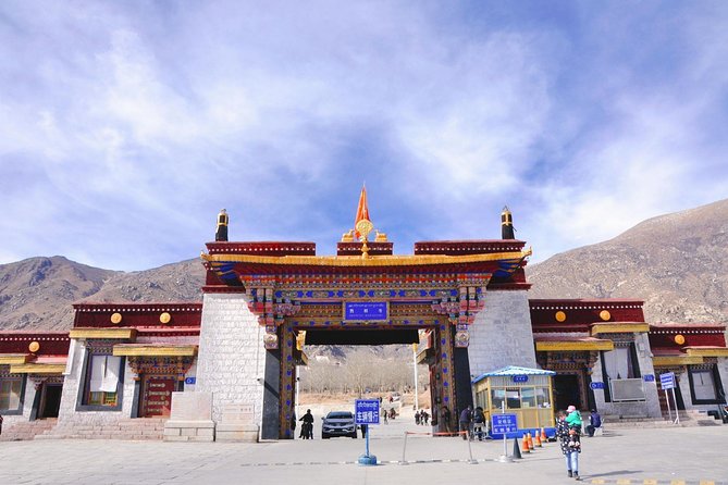 4 Days Lhasa Impression Small Group Tour - A small group, local guide, and transport