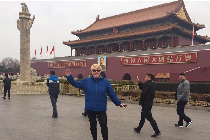 4 Hour Private Walking Tour to Tiananmen Square and Forbidden City - Walking into the Forbidden City