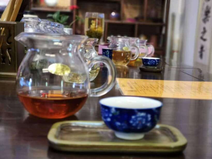 4-Hour Shanghai Best Garden and Temple Tour with Tea Tasting - Why this four-hour route works in Shanghai