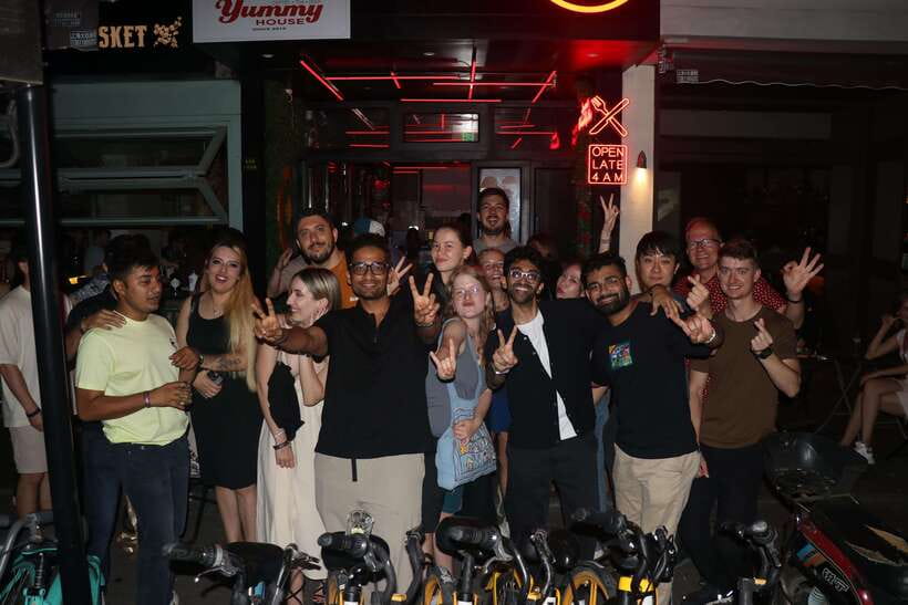 4-Hour Shanghai Pub Crawl (bars & nightclub hopping) - Meeting at Side Bar in Huangpu