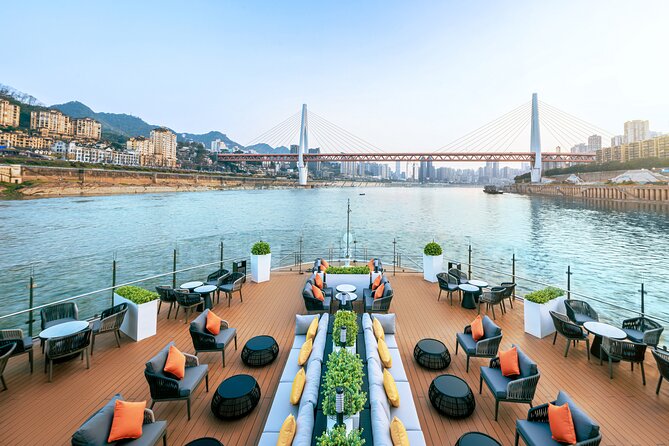 4D3N Yangtze River Cruise: Chongqing to Yichang by Century Cruise - Qutang and Wu gorges on day three