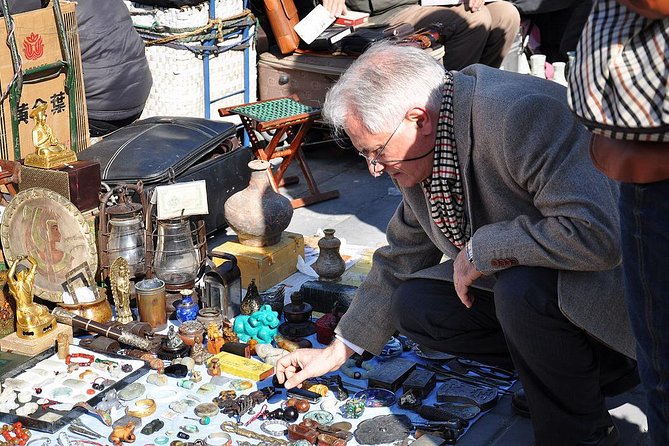 6-Hour Private Beijing Tour: Flower and Fish Market, Panjiayuan Antique Market and 798 Art Zone - Lunch or dinner built into the day