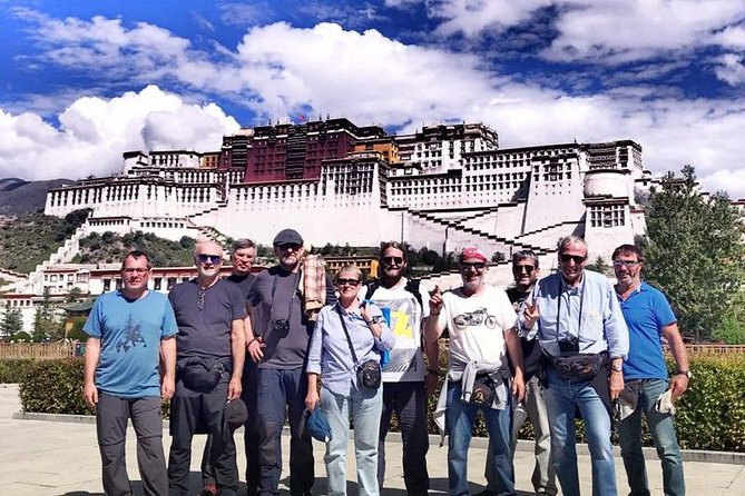 7 Days Lhasa to Kathmandu Overland Small Group Tibet Tour via EBC - Day 4: Yamdrok Lake, mountain passes, and Gyantse