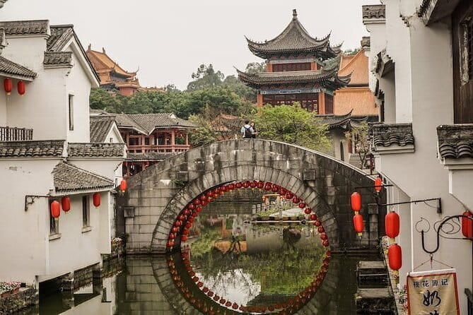 8 hours Private Car Transport in Guangzhou China - What the driver can and cannot do