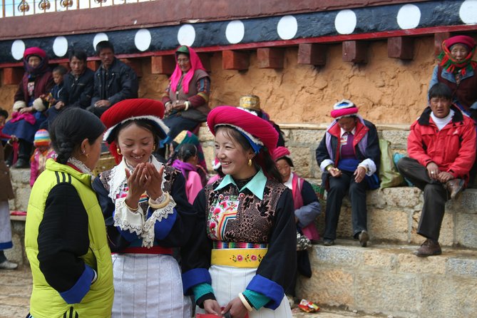 9 days Ancient Town Tour - Day 7: Tibetan market, Sumtseling Monastery, and the transfer to Lijiang
