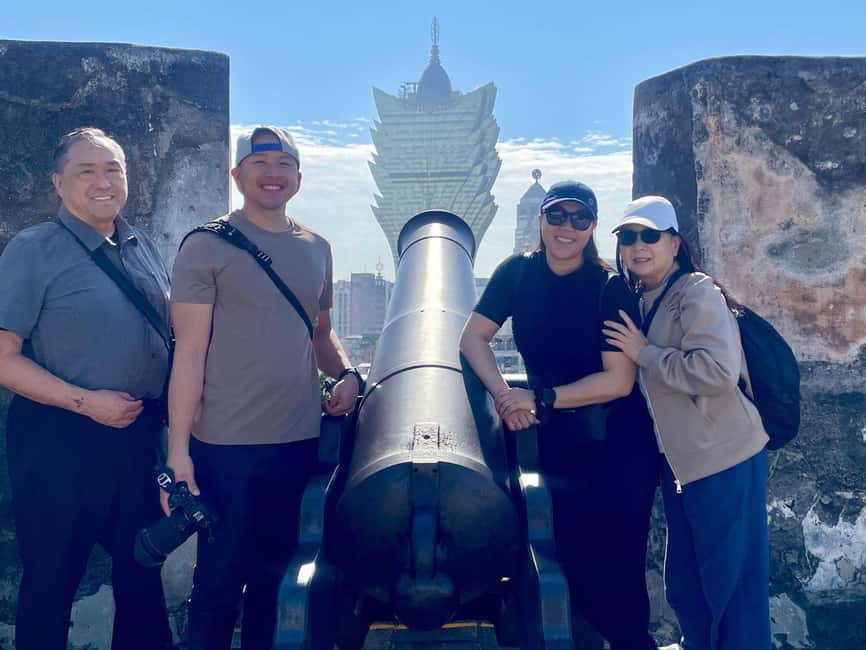 A Perfect Day in Macau: A Walking Tour from Ruins to Casinos - Lunch: keep it simple and local