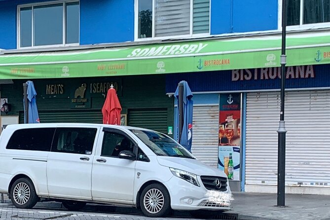 A Private City Tour of Hong Kong with Mercedes-Benz - Aberdeen and the working waterfront