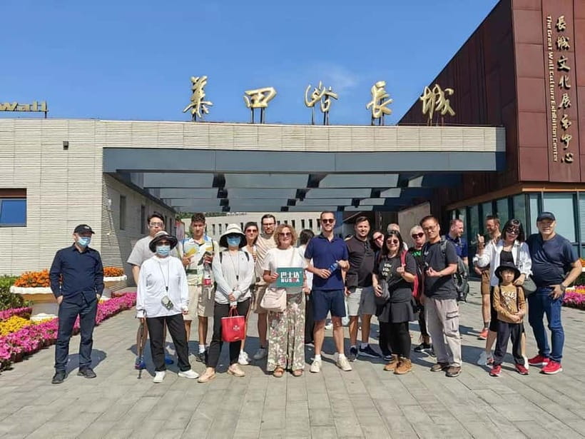 Afternoon Bus Transfer to Mutianyu Great Wall + Entry Ticket - Guides can make the day much easier