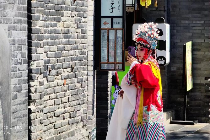 All Inclusive Private Day Tour of Chengdu Old Streets including City Top Attractions - Wuhou Temple and the extra ticket to budget