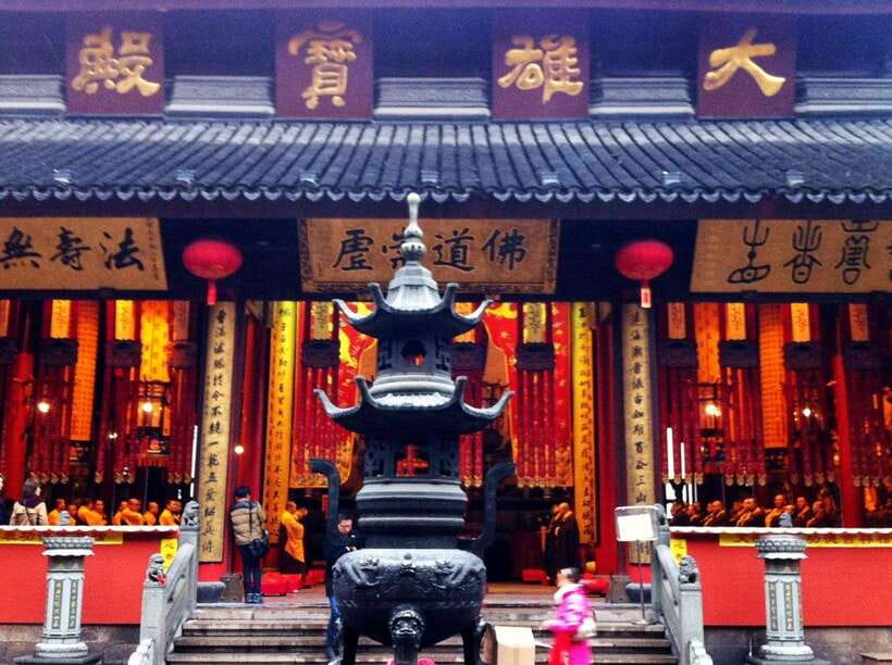 All Inclusive Shanghai City Tour by German-Speaking Guide - A local meal chosen with help from your guide