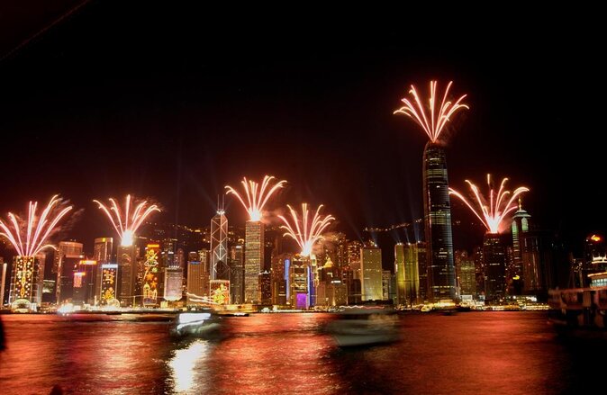 Aqua Luna: Symphony of Lights Cruise in Hong Kong - Key points to know before booking