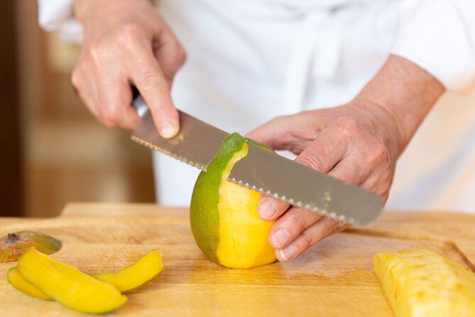 Asian Favorites Cooking Class in Hong Kong (4-Course Meal) - How much personal instruction will you get?