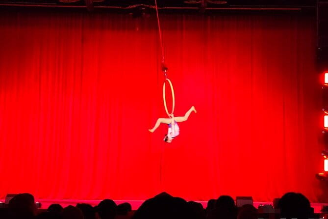 Beijing Acrobatic Show at Regal Palace Theatre (Qin Le Gong） - Why a one-hour acrobatic show fits Beijing well