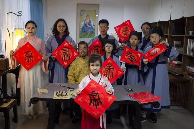 Beijing Acrobatic Show at Regal Palace Theatre (Qin Le Gong） - Who will enjoy this most