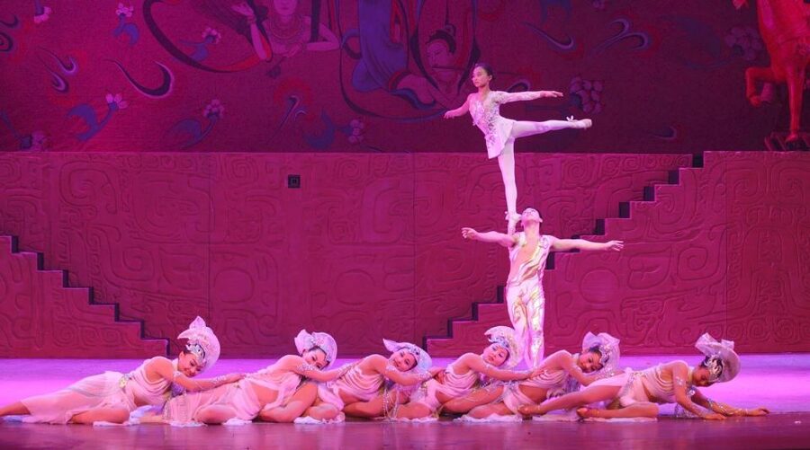 Beijing: Acrobatic Show with Peking Duck Dinner Private Tour - Key points to know before booking