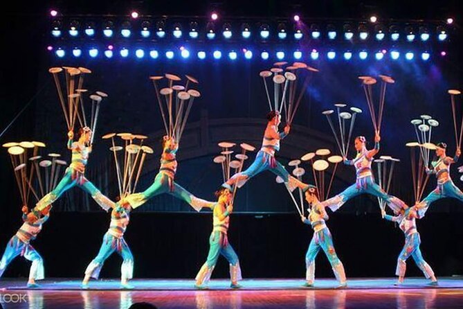 Beijing Acrobatics Show At Red Theater - What the Red Theatre Show Is Like