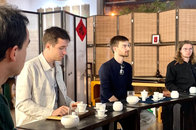Beijing Culture: Tea Ceremony, Heritage Instrument & Calligraphy - The Guqin: from ancient sound to your own melody