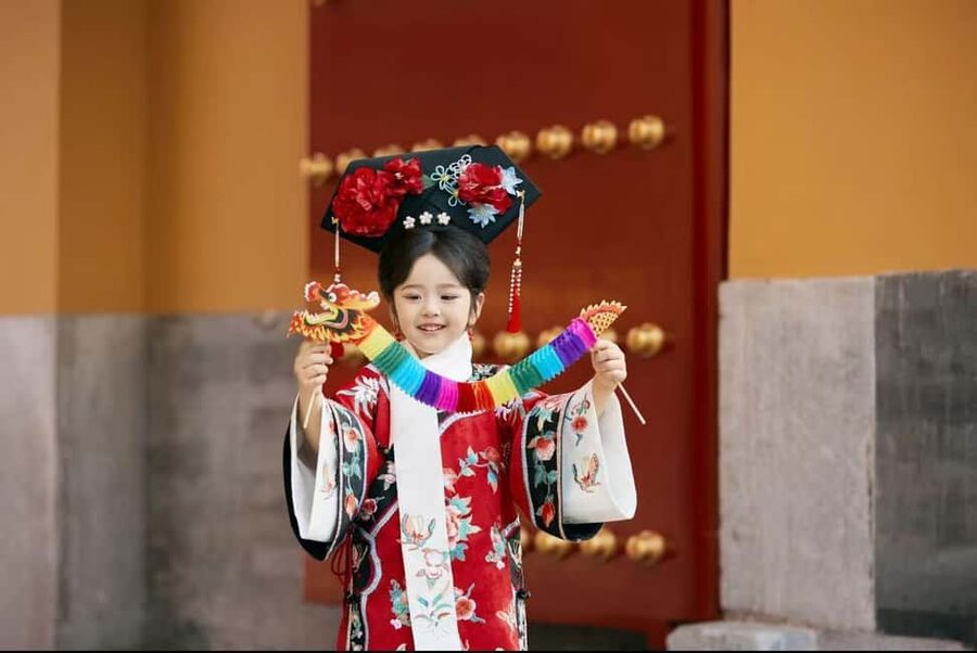 Beijing:Forbidden City Tour w/Traditional Costume Experience - Picking Hanfu or Imperial Robes