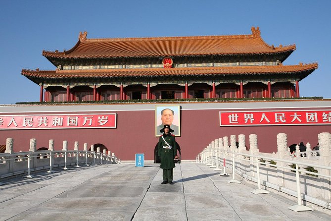 Beijing Full Day Tours: Tiananmen Sq, Forbidden City, Great Wall - The long road to Mutianyu