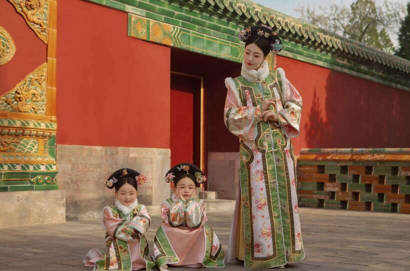 Beijing: Hanfu Experience & Photo Shoot – Family & Couples - Starting at Jinyu Hutong Station