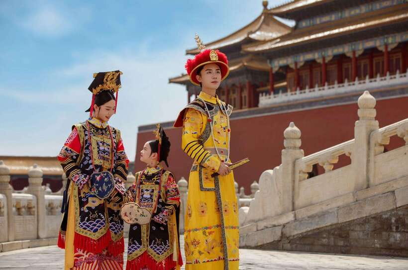 Beijing: Hanfu Experience & Photo Shoot – Family & Couples - Choosing your costume and creating the look
